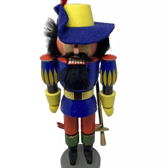 VTG ERZGEBIRGE GERMANY HAND CRAFTED WOODEN LARGE 13" MUSKETEER NUTCRACKER - Picture 2 of 9